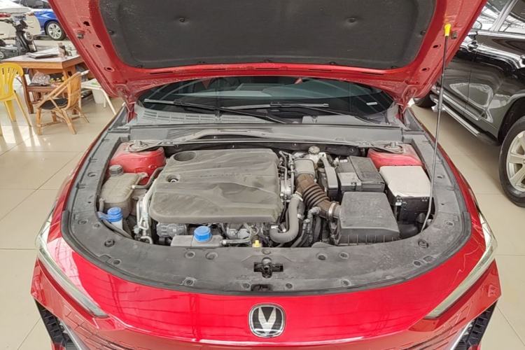 Used CHANGAN UNI-V 2022 1.5T Prestige Version Engine Bay
