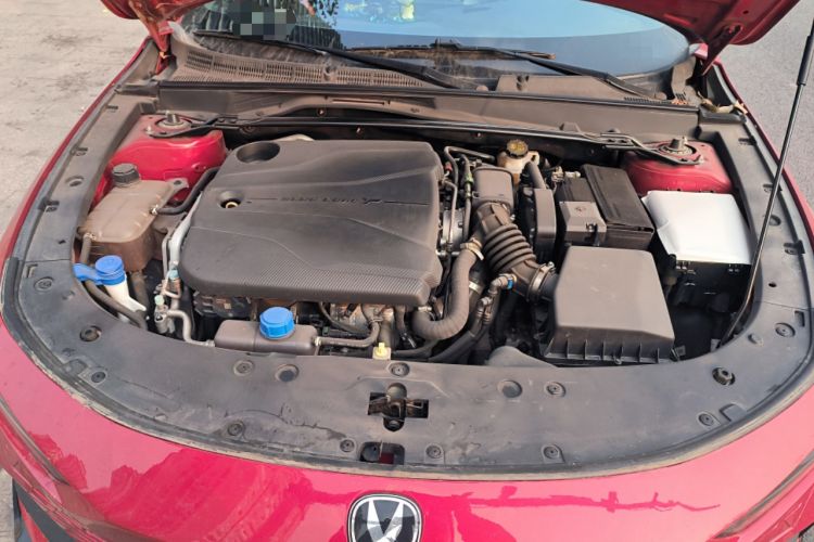 Used CHANGAN UNI-V 2022 1.5T Sport Edition Engine Bay