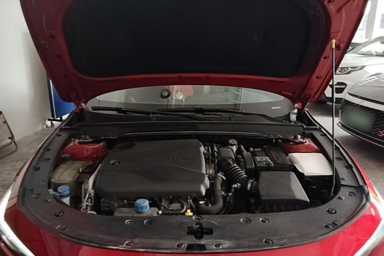 Used CHANGAN UNI-V 2022 1.5T Sport Edition Engine Bay