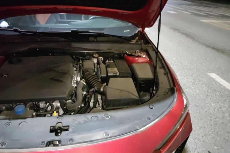 Used CHANGAN UNI-V 2022 1.5T Prestige Version Engine Bay Left