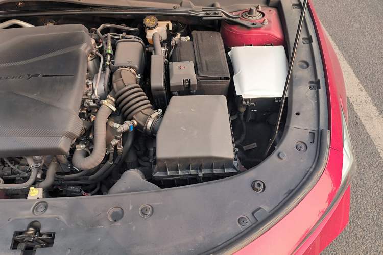 Used CHANGAN UNI-V 2022 1.5T Sport Edition Engine Bay Left