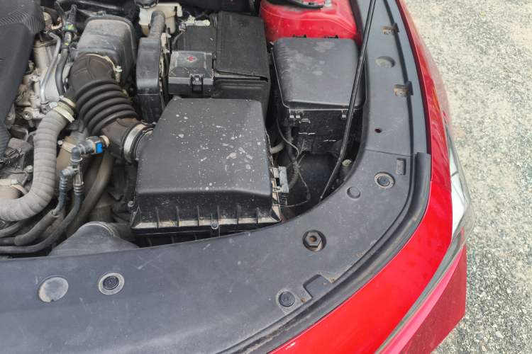 Used CHANGAN UNI-V 2022 1.5T Sport Edition Engine Bay Left