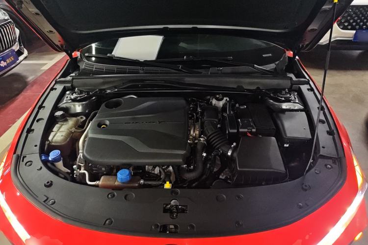 Used CHANGAN UNI-V 2022 1.5T Prestige Version Engine Bay