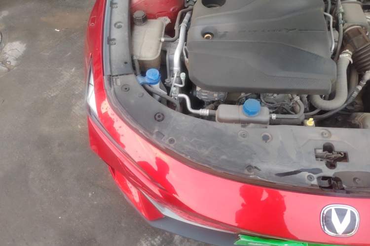 Used CHANGAN UNI-V 2022 1.5T Prestige Version Engine Bay Right