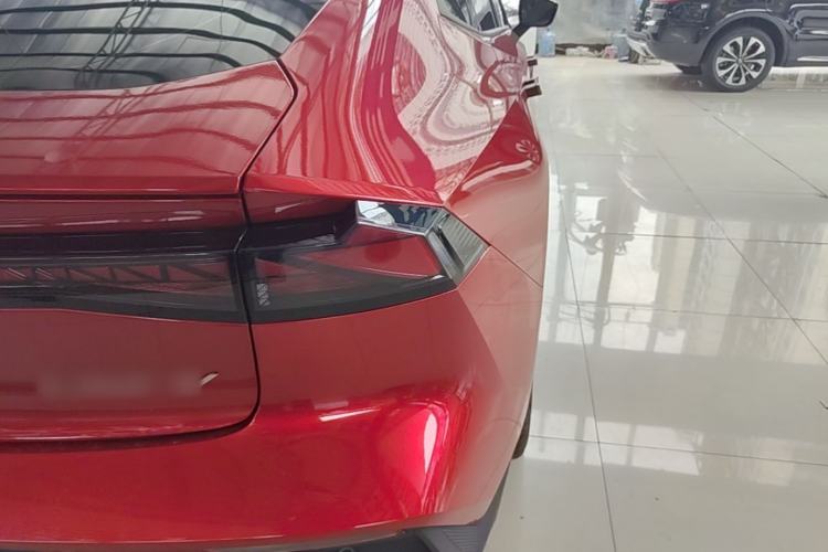 Used CHANGAN UNI-V 2022 1.5T Prestige Version Exterior 3