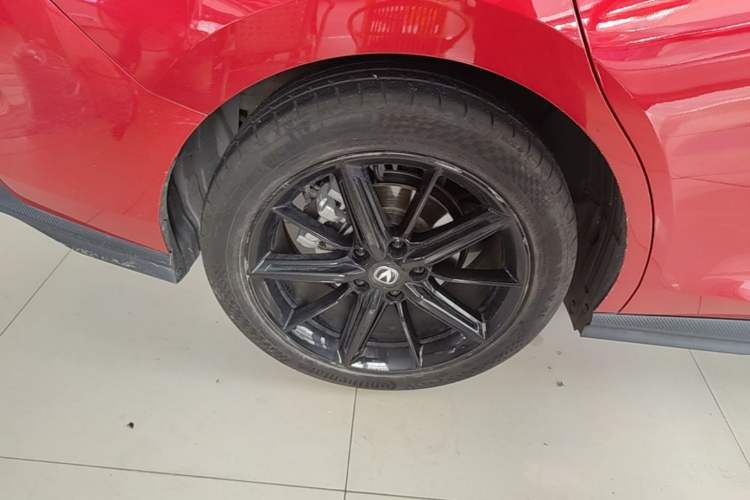 Used CHANGAN UNI-V 2022 1.5T Prestige Version Exterior 5