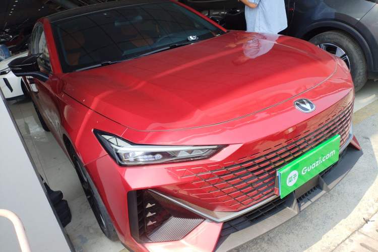 Used CHANGAN UNI-V 2022 1.5T Prestige Version Front Right 45 Deg