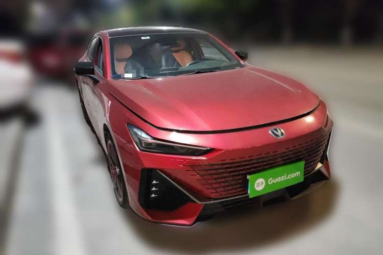 Used CHANGAN UNI-V 2022 1.5T Prestige Version Front Right 45 Deg