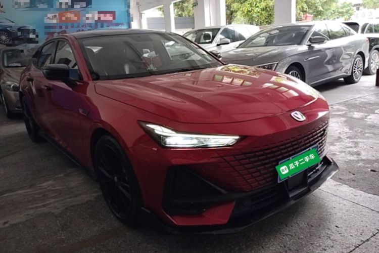 Used CHANGAN UNI-V 2022 1.5T Sport Edition Front Right 45 Deg