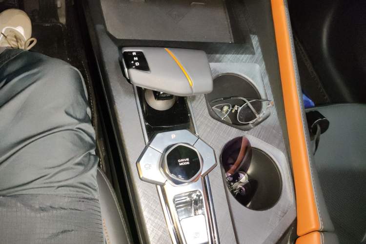 Used CHANGAN UNI-V 2022 1.5T Prestige Version Gear Lever