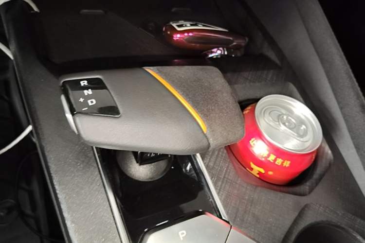 Used CHANGAN UNI-V 2022 1.5T Sport Edition Gear Lever