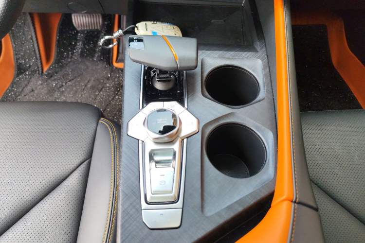 Used CHANGAN UNI-V 2022 1.5T Smart Navigation Version Gear Lever