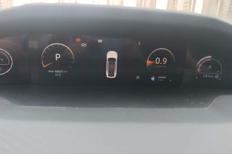 Used CHANGAN UNI-V 2022 1.5T Smart Navigation Version Instrument Cluster