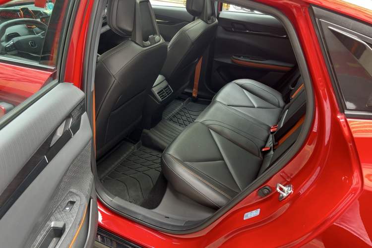 Used CHANGAN UNI-V 2022 1.5T Sport Edition Interior 4