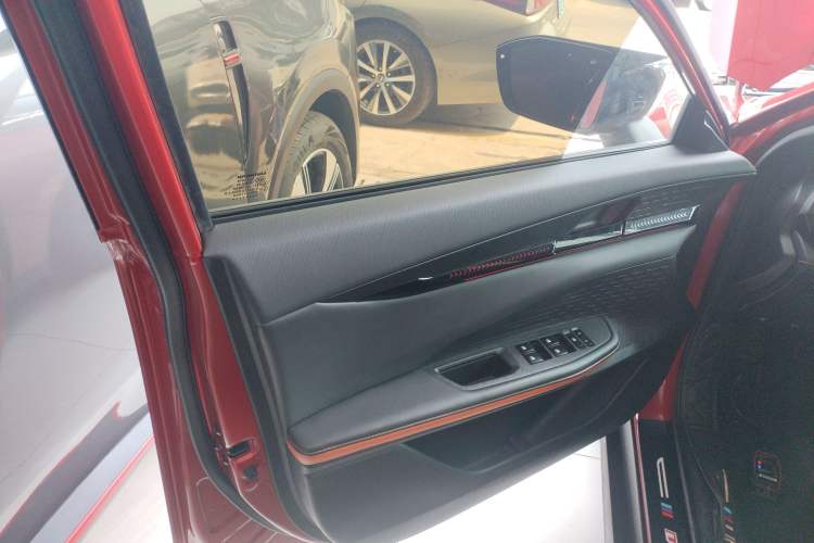 Used CHANGAN UNI-V 2022 1.5T Prestige Version Left Front Door Interior