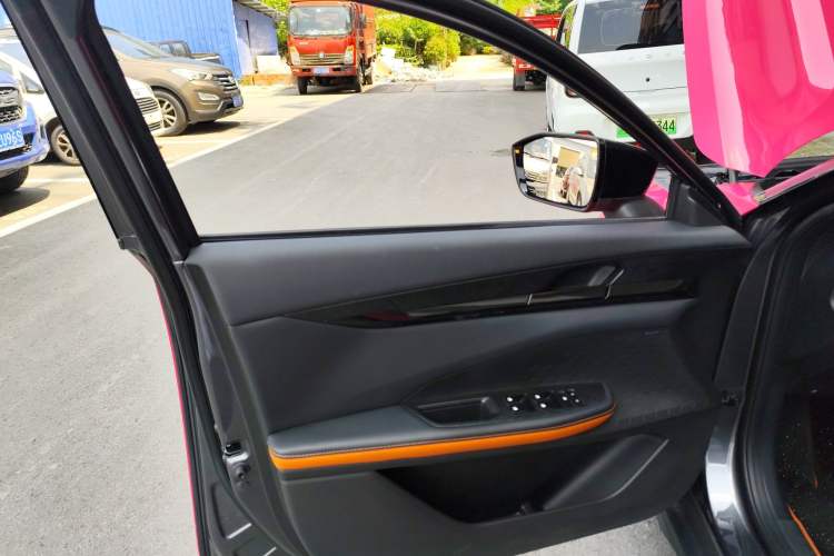 Used CHANGAN UNI-V 2022 1.5T Smart Navigation Version Left Front Door Interior