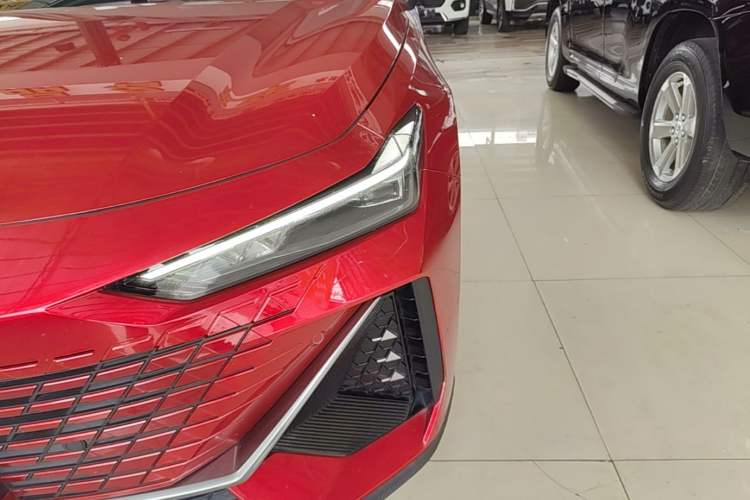 Used CHANGAN UNI-V 2022 1.5T Prestige Version Left Front Headlight