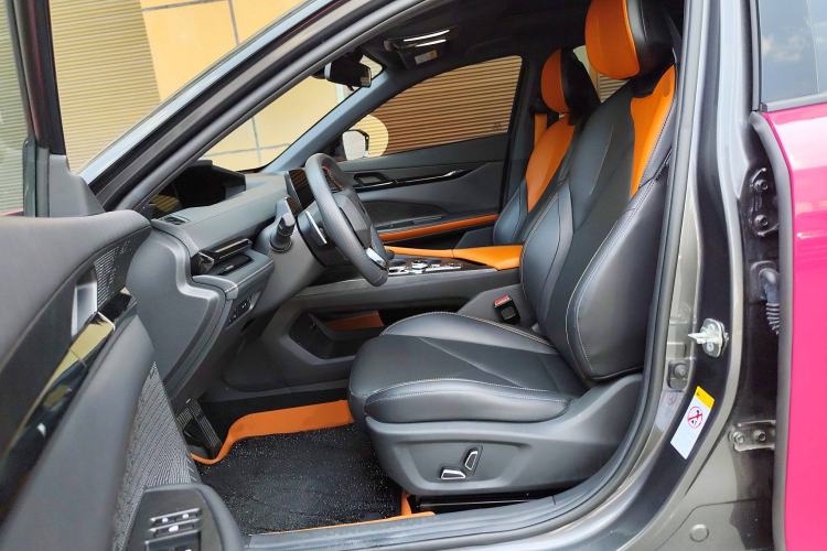 Used CHANGAN UNI-V 2022 1.5T Smart Navigation Version Left Front Seat