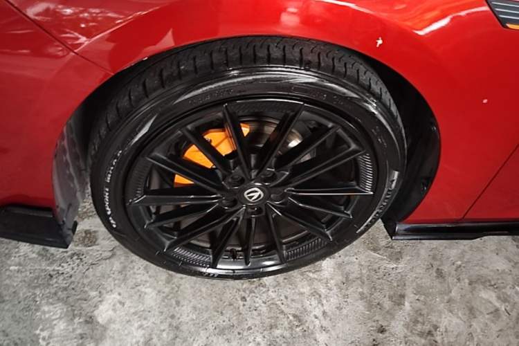 Used CHANGAN UNI-V 2022 1.5T Sport Edition Left Front Wheel Hub