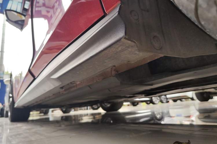 Used CHANGAN UNI-V 2022 1.5T Prestige Version Left Side Sill