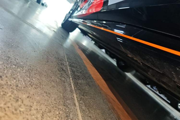 Used CHANGAN UNI-V 2022 1.5T Prestige Version Left Side Sill