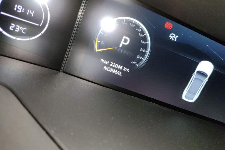 Used CHANGAN UNI-V 2022 1.5T Prestige Version Odometer Close Up