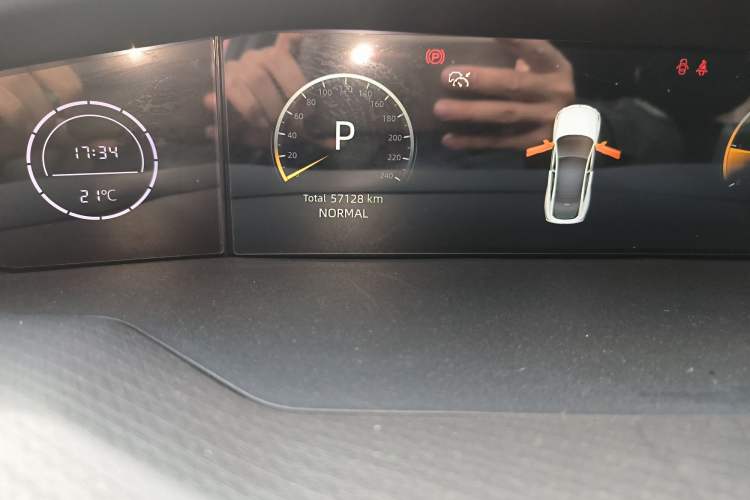 Used CHANGAN UNI-V 2022 1.5T Sport Edition Odometer Close Up