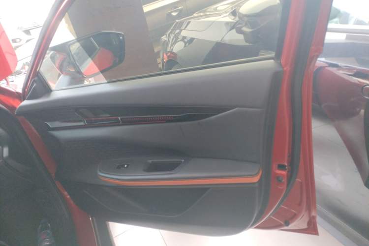 Used CHANGAN UNI-V 2022 1.5T Prestige Version Right Front Door Interior