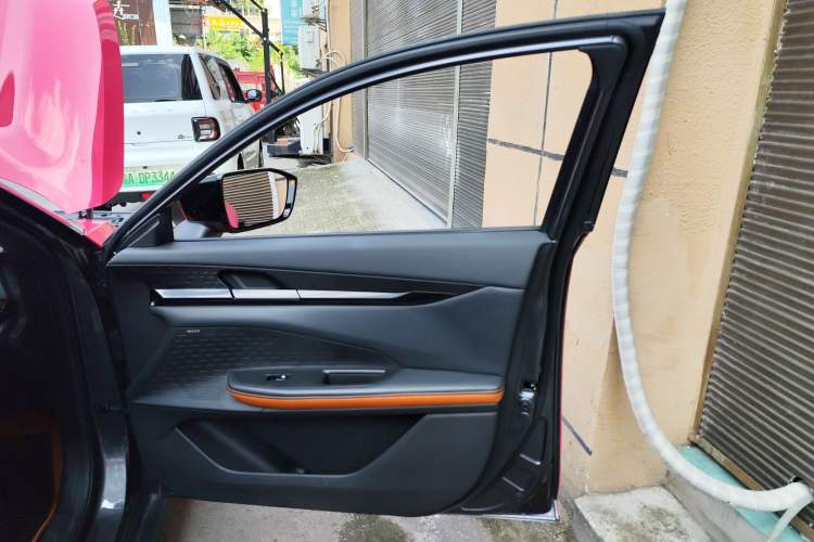 Used CHANGAN UNI-V 2022 1.5T Smart Navigation Version Right Front Door Interior