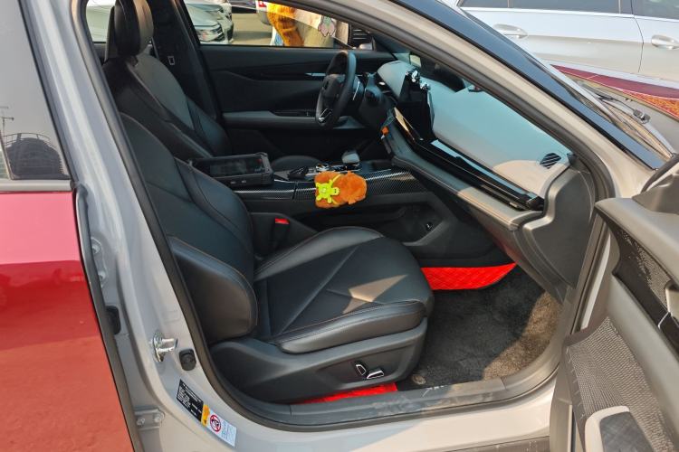Used CHANGAN UNI-V 2022 1.5T Prestige Version Right Front Seat