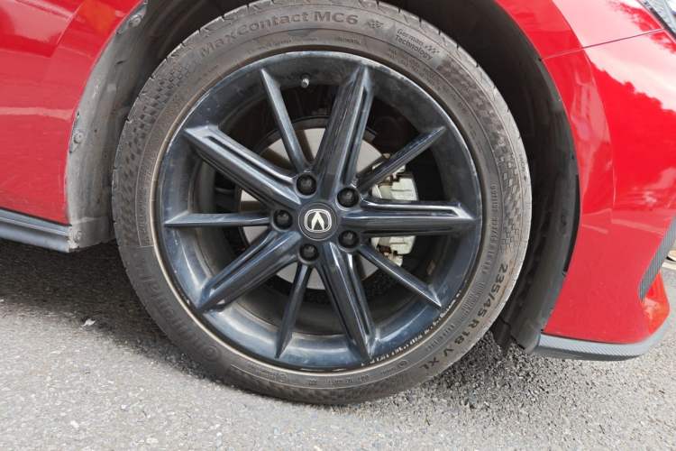 Used CHANGAN UNI-V 2022 1.5T Prestige Version Right Front Wheel Hub