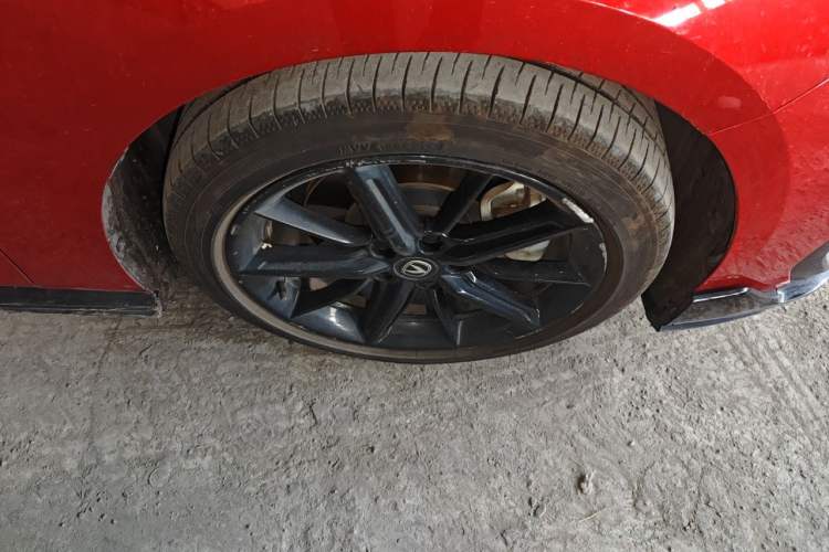 Used CHANGAN UNI-V 2022 2.0T Sporty Version Right Front Wheel Hub