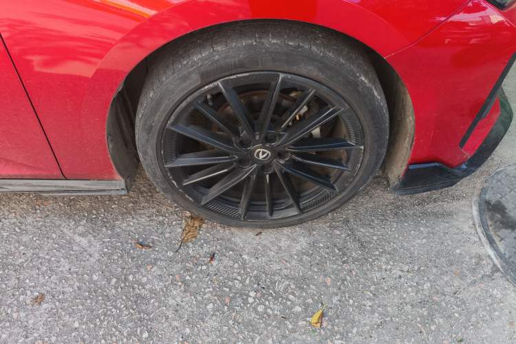 Used CHANGAN UNI-V 2022 1.5T Sport Edition Right Front Wheel Hub