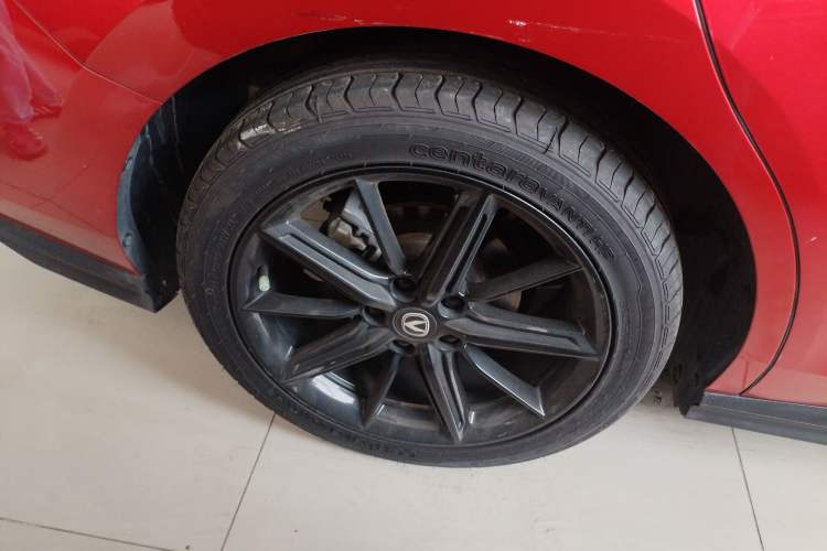 Used CHANGAN UNI-V 2022 1.5T Prestige Version Right Rear Wheel Hub