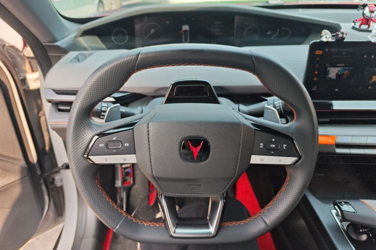 Used CHANGAN UNI-V 2022 1.5T Prestige Version Steering Wheel