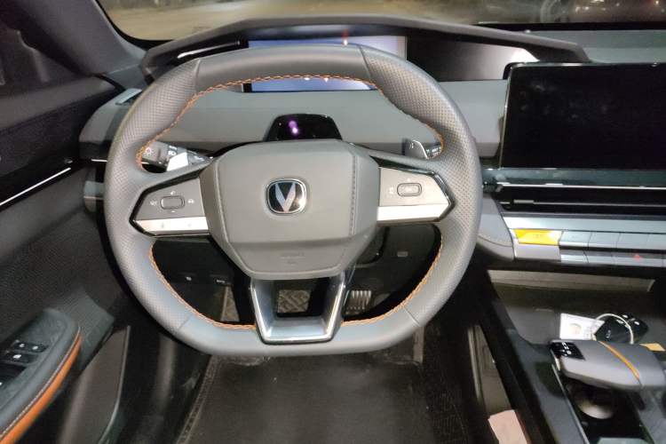 Used CHANGAN UNI-V 2022 1.5T Prestige Version Steering Wheel
