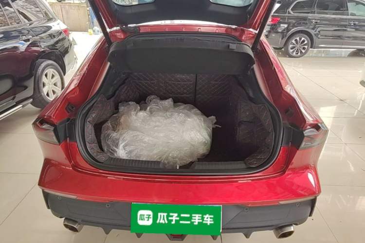 Used CHANGAN UNI-V 2022 1.5T Prestige Version Trunk