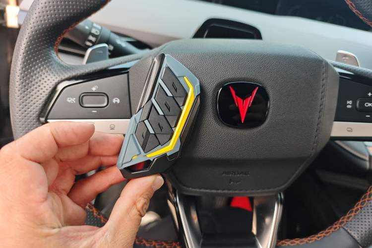 Used CHANGAN UNI-V 2022 1.5T Prestige Version Vehicle Key