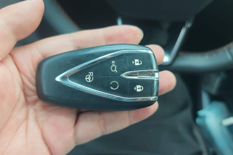 Used CHANGAN UNI-V 2022 1.5T Smart Navigation Version Vehicle Key