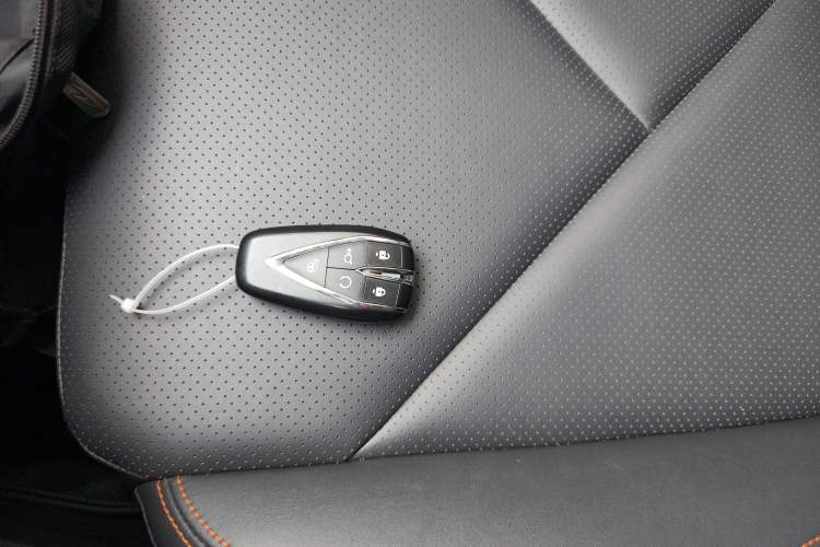 Used CHANGAN UNI-V 2022 1.5T Smart Navigation Version Vehicle Key