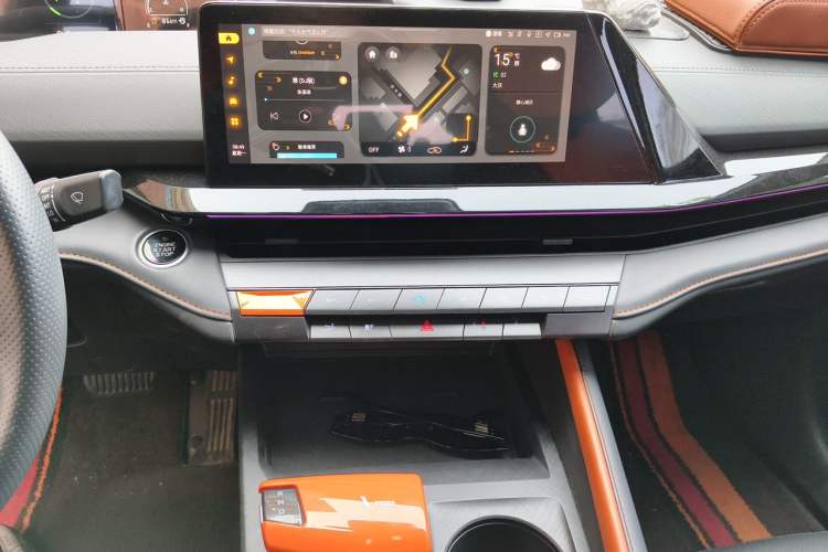 Used CHANGAN UNI-V 2022 1.5T Prestige Version Audio And AC Panel