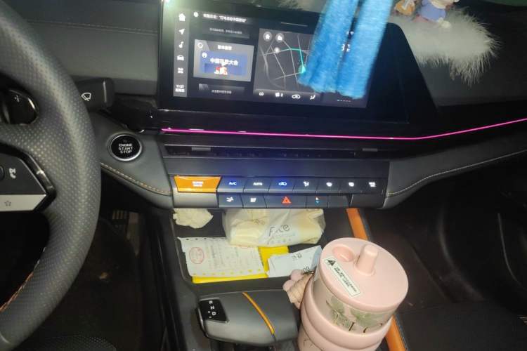 Used CHANGAN UNI-V 2022 1.5T Prestige Version Audio And AC Panel