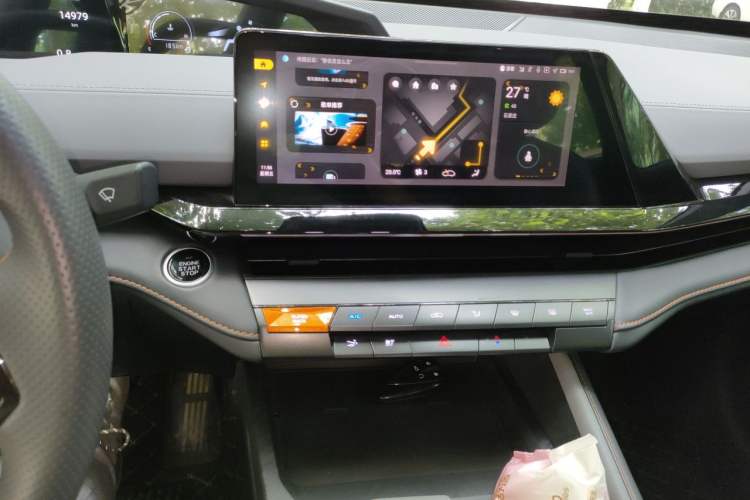 Used CHANGAN UNI-V 2022 1.5T Prestige Version Audio And AC Panel