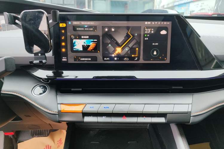 Used CHANGAN UNI-V 2022 1.5T Prestige Version Audio And AC Panel