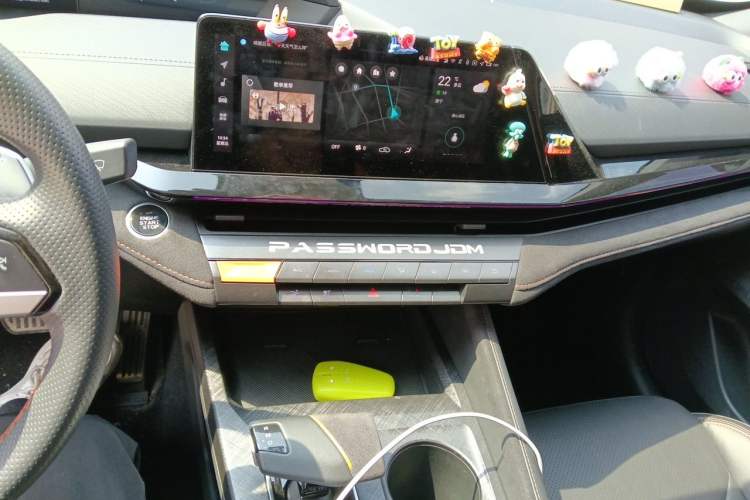 Used CHANGAN UNI-V 2022 1.5T Sport Edition Audio And AC Panel