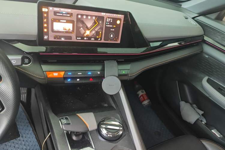 Used CHANGAN UNI-V 2022 1.5T Smart Navigation Version Audio And AC Panel
