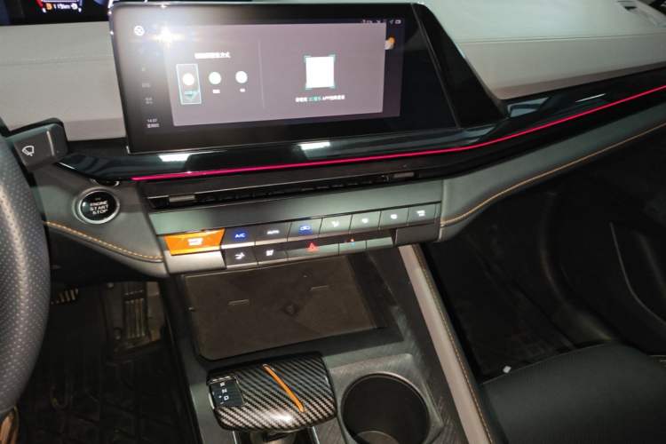 Used CHANGAN UNI-V 2022 1.5T Prestige Version Audio And AC Panel