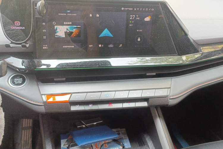 Used CHANGAN UNI-V 2022 1.5T Prestige Version Audio And AC Panel