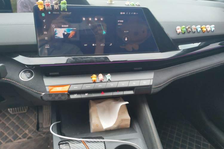 Used CHANGAN UNI-V 2022 1.5T Sport Edition Audio And AC Panel