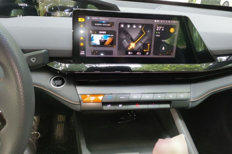 Used CHANGAN UNI-V 2022 1.5T Prestige Version Audio And AC Panel